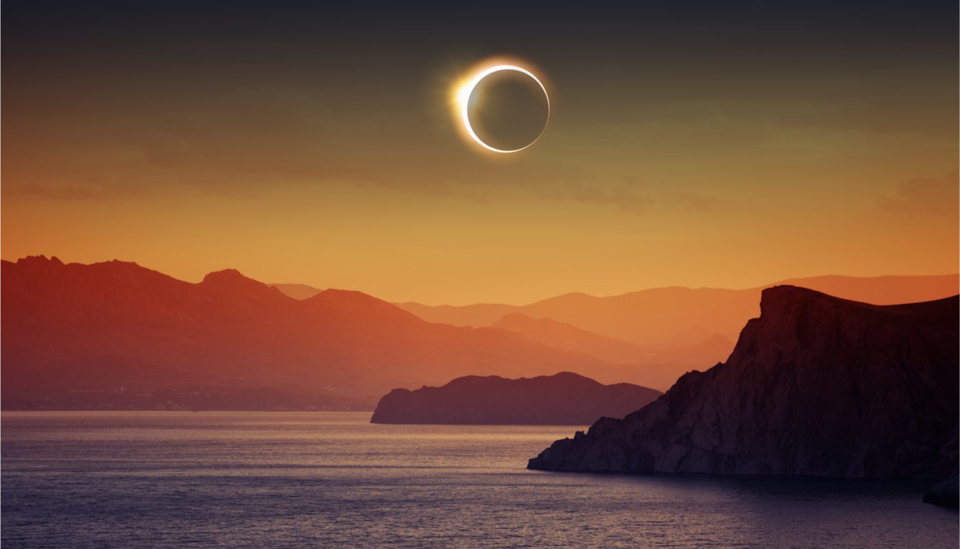 Ηλιακή έκλειψη - Νέα Σελήνη στις 08/04/2024: Συναισθηματική φόρτιση και εκρηκτικές καταστάσεις. Πώς θα επηρεαστούν τα 12 ζώδια