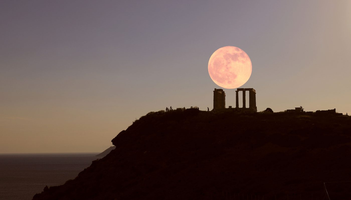 Η Πανσέληνος στον Υδροχόο στις 19/08/2024 έρχεται με πολλές ανατροπές, σύγχυση και παρεξηγήσεις. Πώς θα επηρεαστούν τα 12 ζώδια